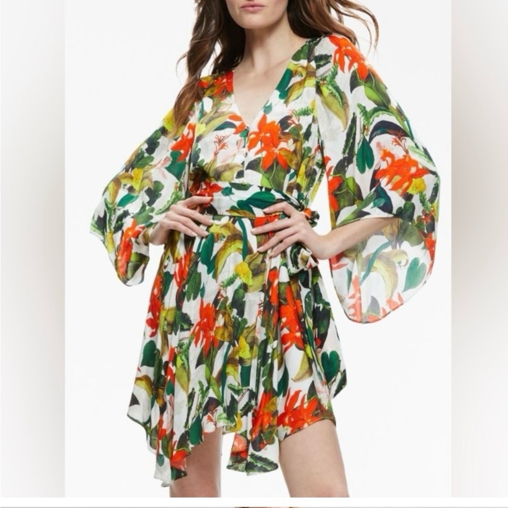 Alice & Olivia Floral V-Neck Dress with Bell Sleeves Size Medium EUC